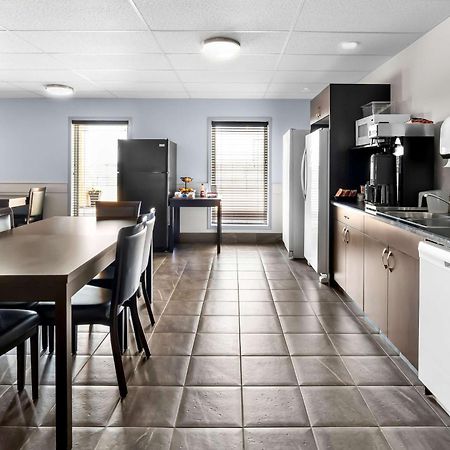 Surestay Studio By Best Western Hardisty Exteriér fotografie